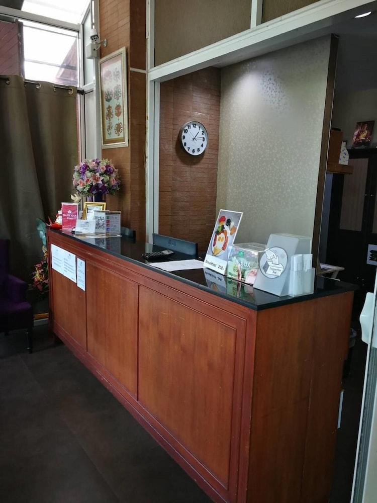 Greenview Ekkamai10 Suite Bangkok Eksteriør billede