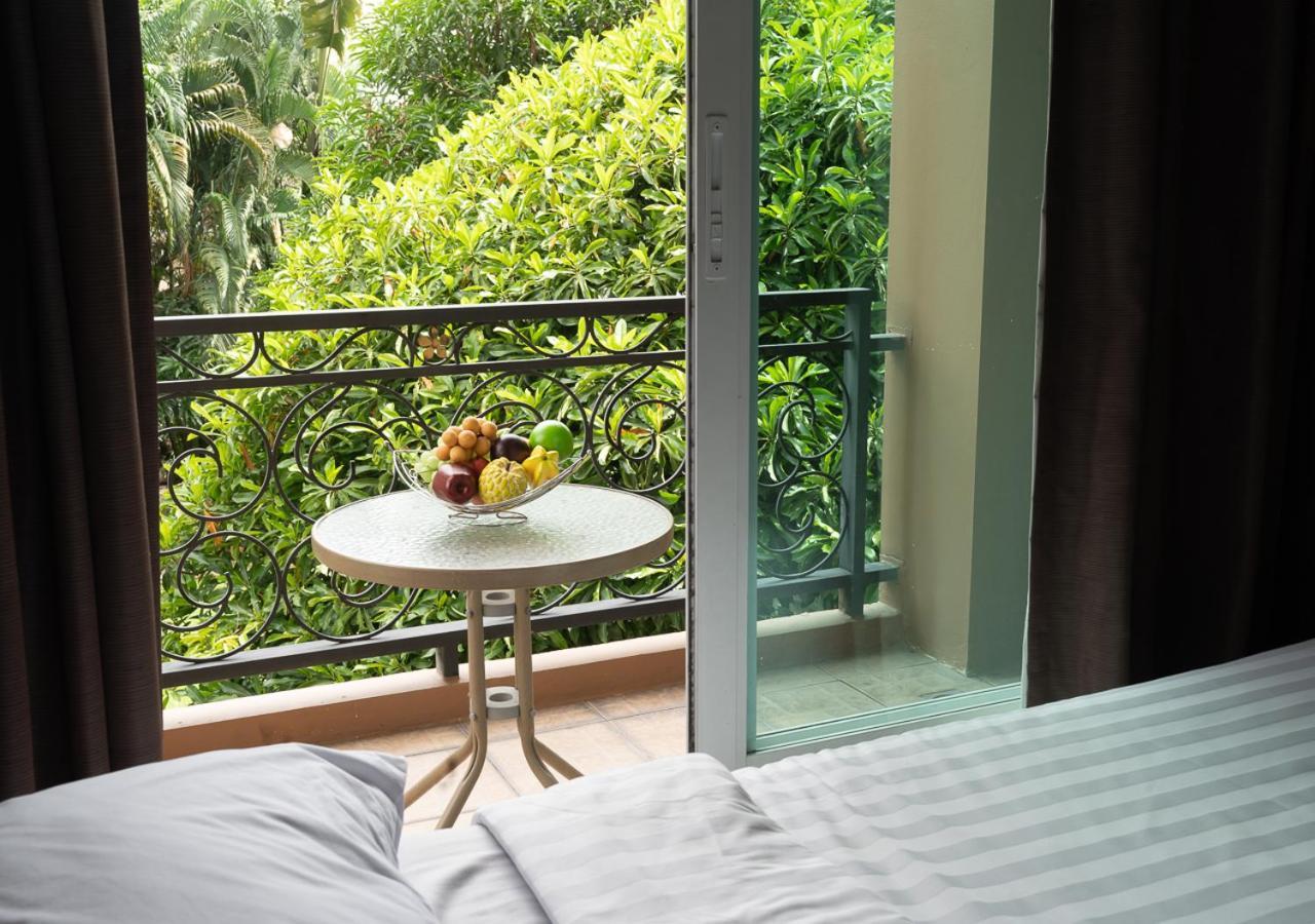 Greenview Ekkamai10 Suite Bangkok Eksteriør billede