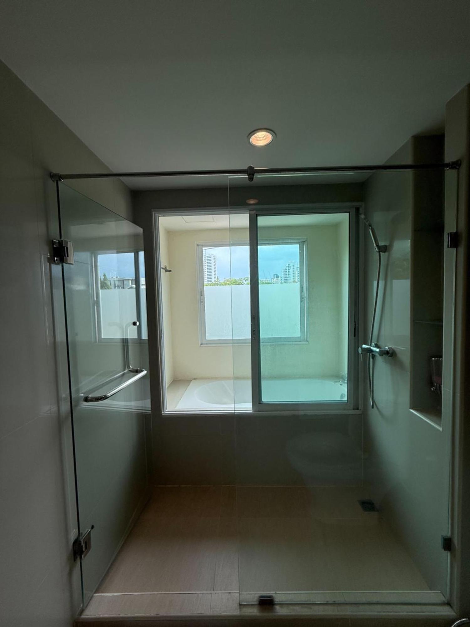Greenview Ekkamai10 Suite Bangkok Eksteriør billede