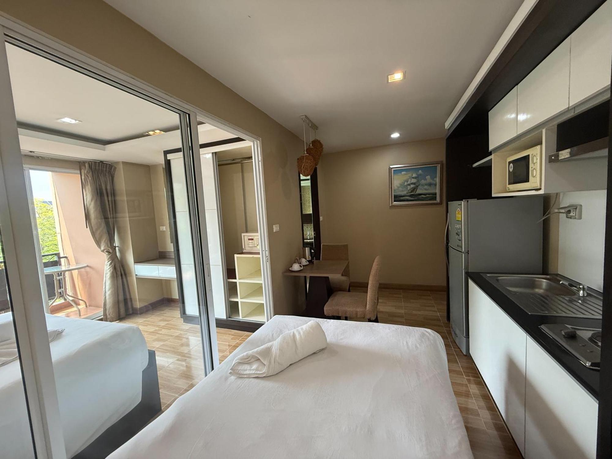 Greenview Ekkamai10 Suite Bangkok Eksteriør billede