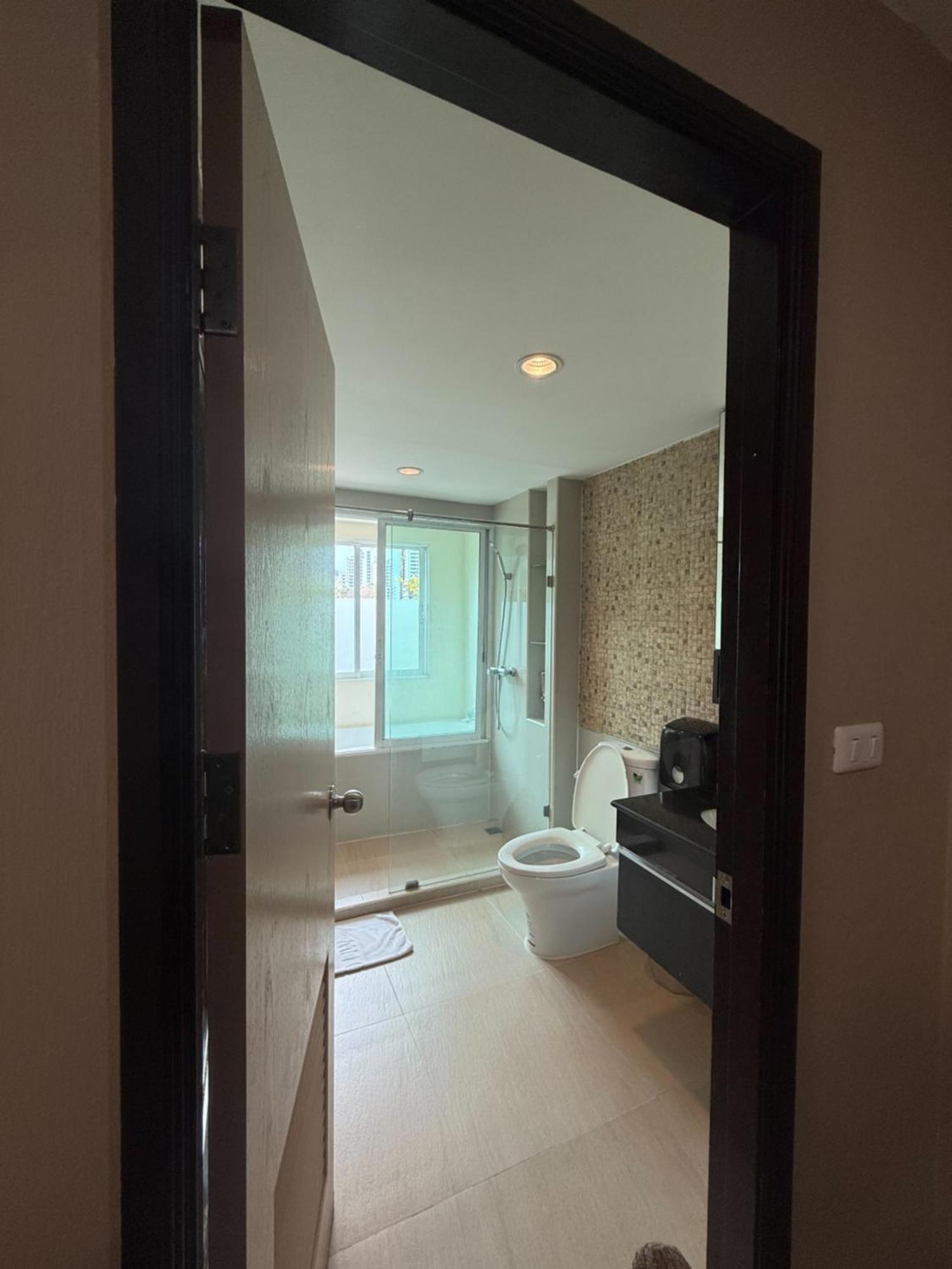 Greenview Ekkamai10 Suite Bangkok Eksteriør billede
