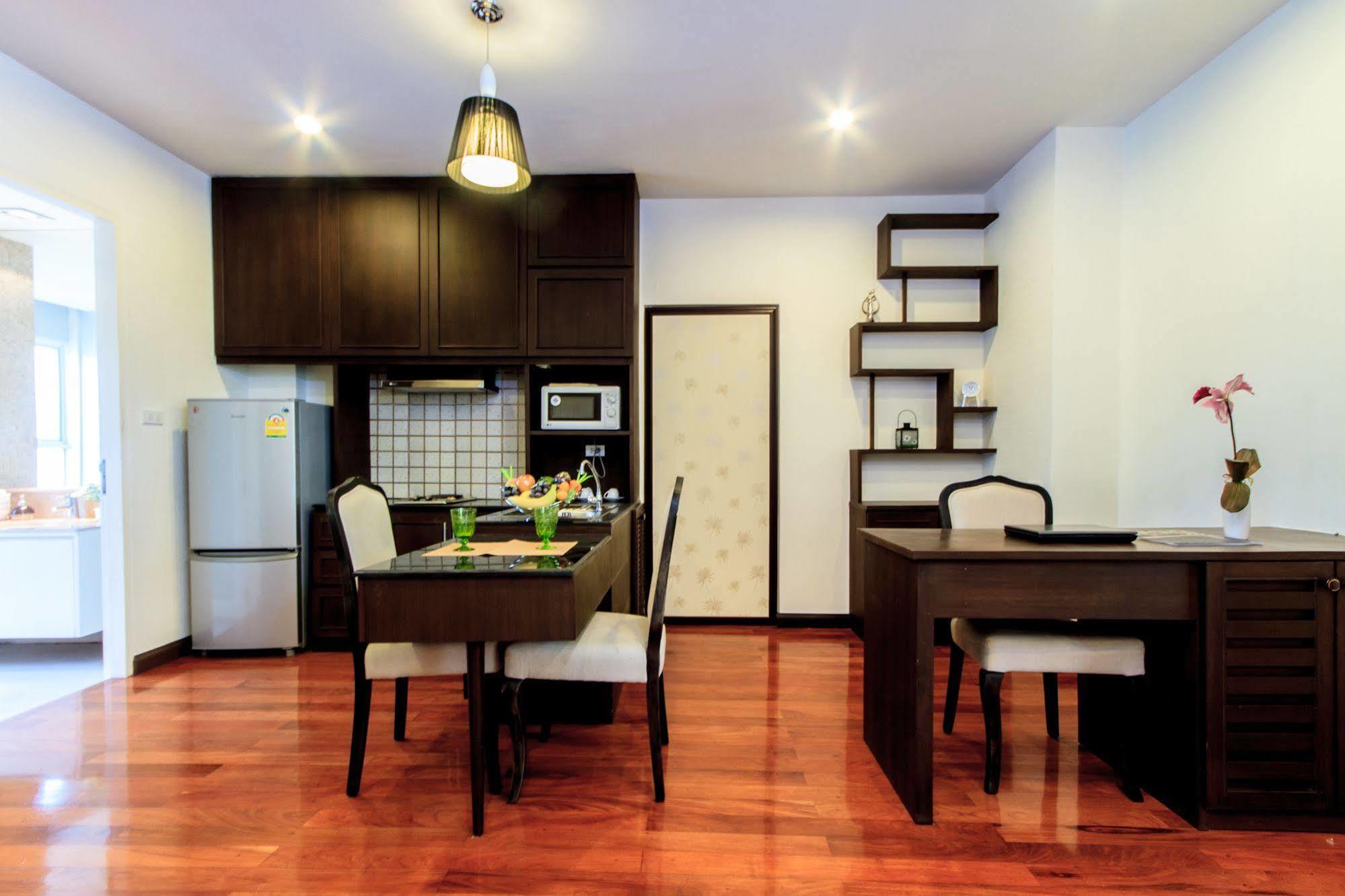 Greenview Ekkamai10 Suite Bangkok Eksteriør billede