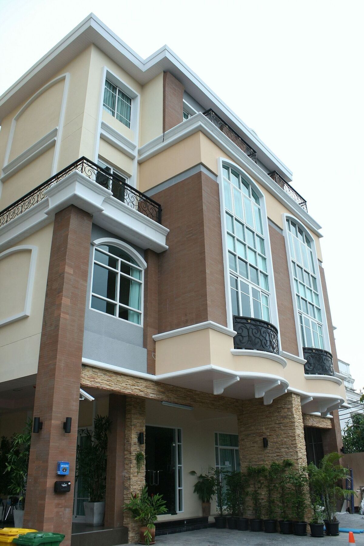 Greenview Ekkamai10 Suite Bangkok Eksteriør billede